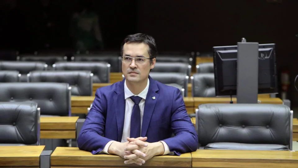 TRE-PR mantém candidatura de Deltan Dallagnol ao Senado