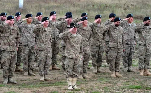 EU está cerca de establecer una base militar en Polonia, anuncia Trump; reforzaría la disuasión contra Rusia