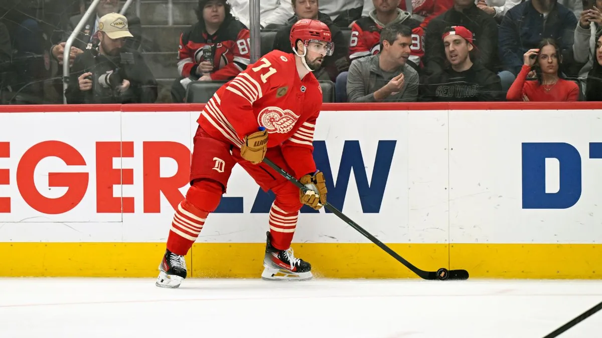 Horcoff: Larkin out with upper-body injury, won’t participate at start of camp