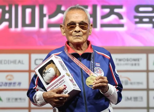 '최고령 챔피언' 106세 사왕, 대구세계마스터즈 시상대에 우뚝