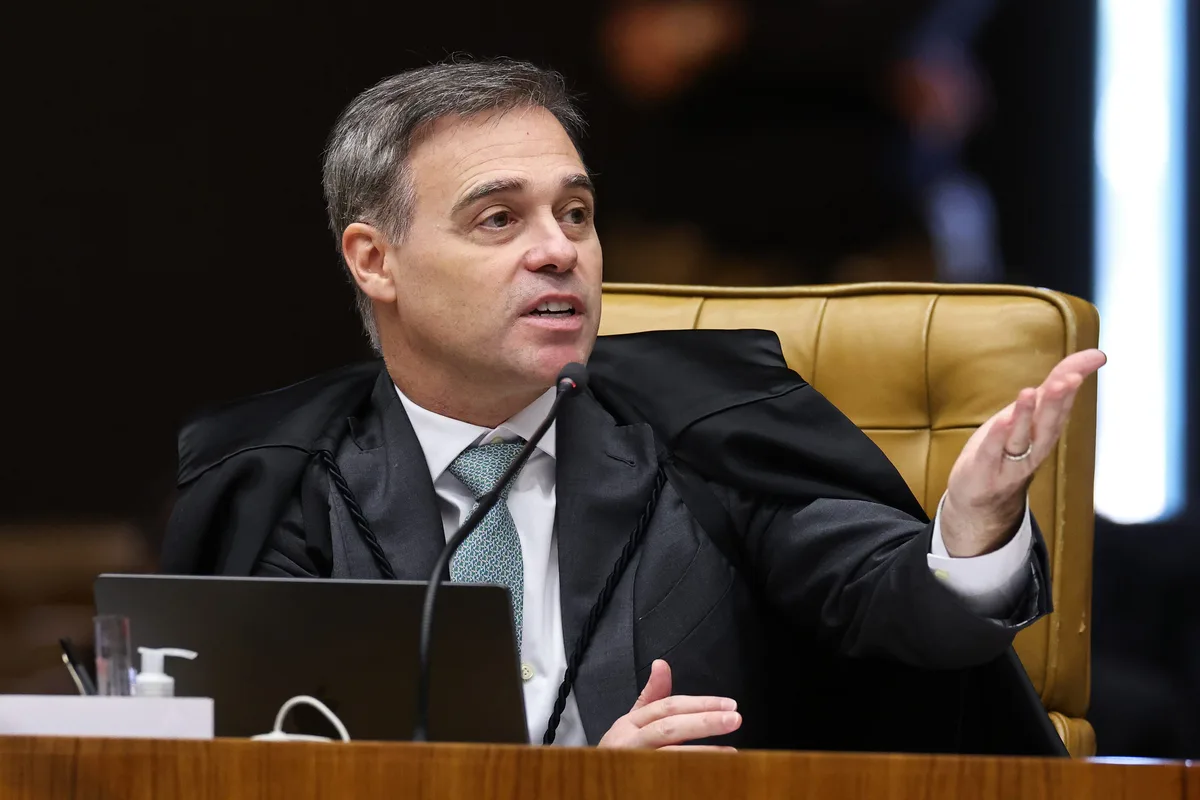 Mendonça rejeita ação de Zé Trovão contra reajuste do Bolsa Família