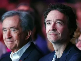 « Pas de compétition » : Antoine Arnault répond aux rumeurs de rivalité familiale pour la succession de Bernard Arnault