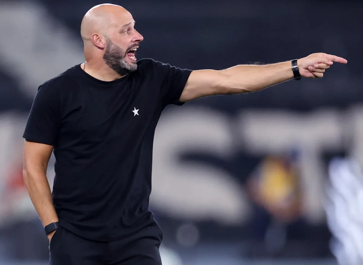 Botafogo anuncia demissão do técnico Franclim Carvalho