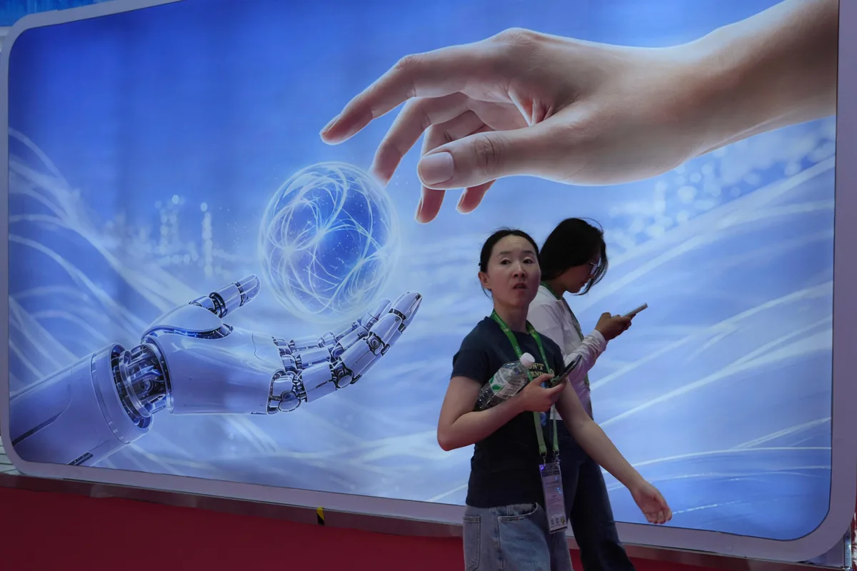 Rechaza China Beijing el llamado de Dario Amodei, CEO de Anthropic, a frenar el desarrollo de IA