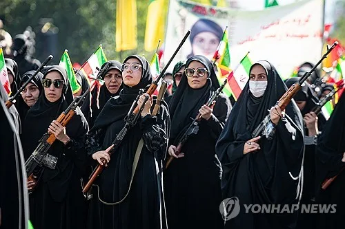 "이란 혁수대까지 임금체불…대리세력에 준 돈 돌려받는다"