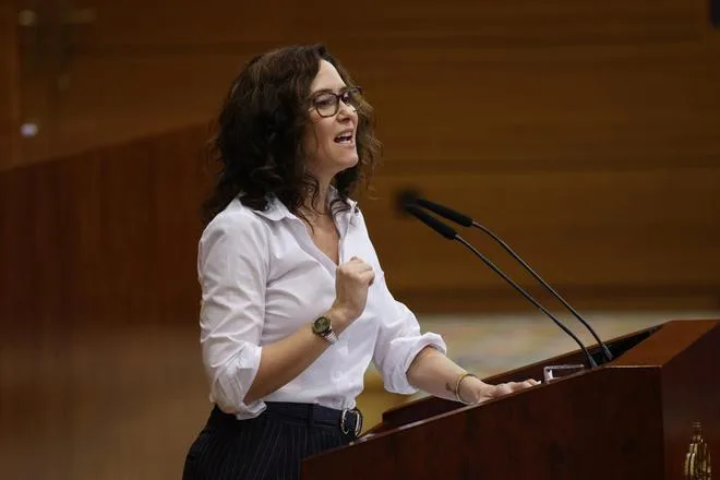 Ayuso entra al ataque en la polémica del ático: "Nunca he querido vivir de lo público como hacen todos ustedes"