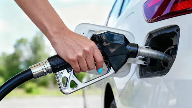 Preço eficiente sobe para 1,984€ na gasolina e 2,102€ no gasóleo