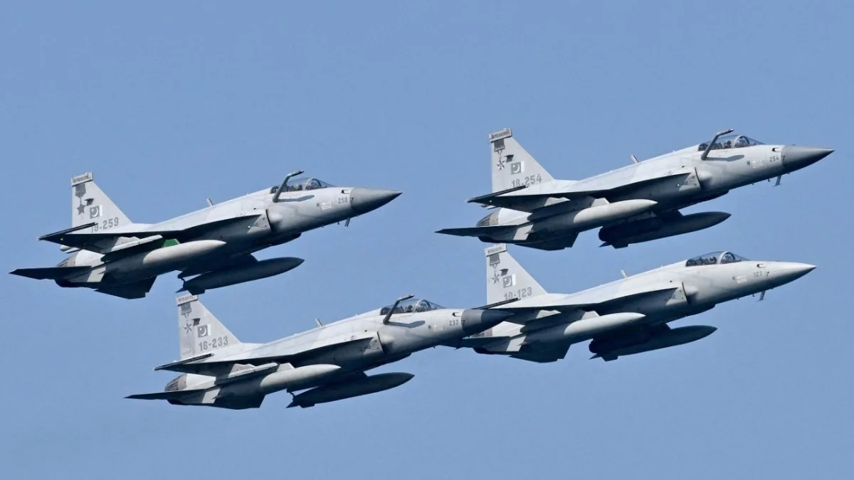 Pak jets strike Houthi targets in Yemen, 8,000 soldiers in Saudi Arabia too