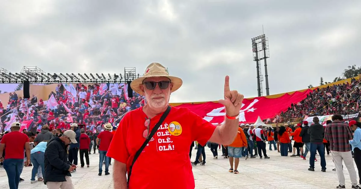 Em berço político do PT, 1º ato de campanha de Lula tem devoção e chapéu Panamá 'fazendo a cabeça de eleitores'