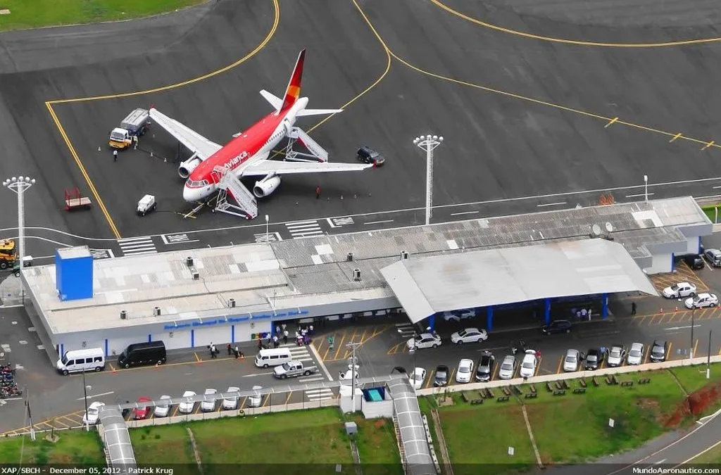Terceiro maior do estado e gargalo para o comércio, Aeroporto de Chapecó pressiona candidatos por solução nas eleições