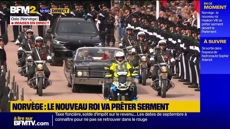Le nouveau roi de Norvège, Haakon VIII, quitte le palais royal pour prêter serment au Parlement