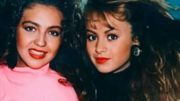 Bioserie no autorizada de Timbiriche va contra Thalía: su relación con ‘hombres poderosos’ y rivalidad con Paulina Rubio