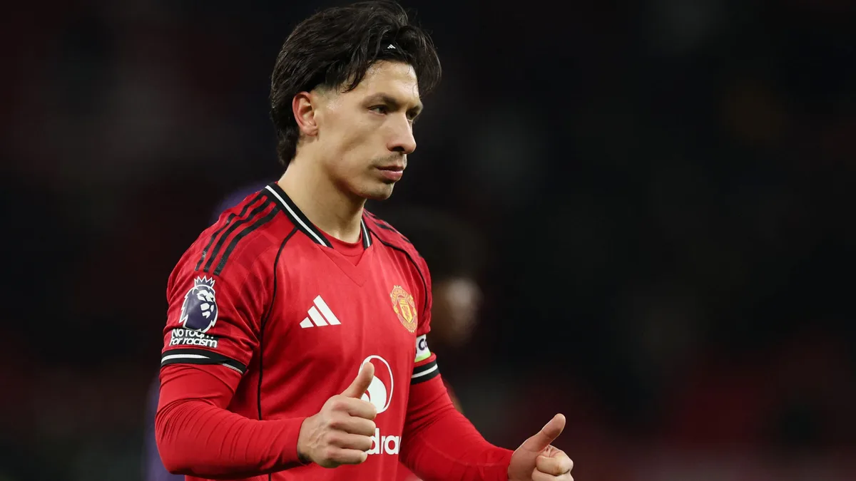 Tras sus polémicas declaraciones, Lisandro Martínez reveló que se reunió con la dirigencia del Manchester United: “Fue positivo”