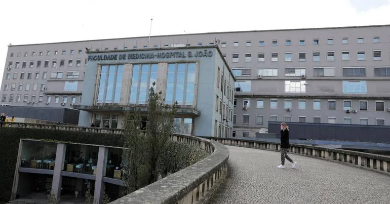 Diretor da Faculdade de Medicina do Porto suspenso