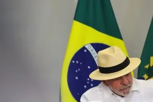 Lula elogia diálogo com Trump, mas critica segundo escalão dos EUA