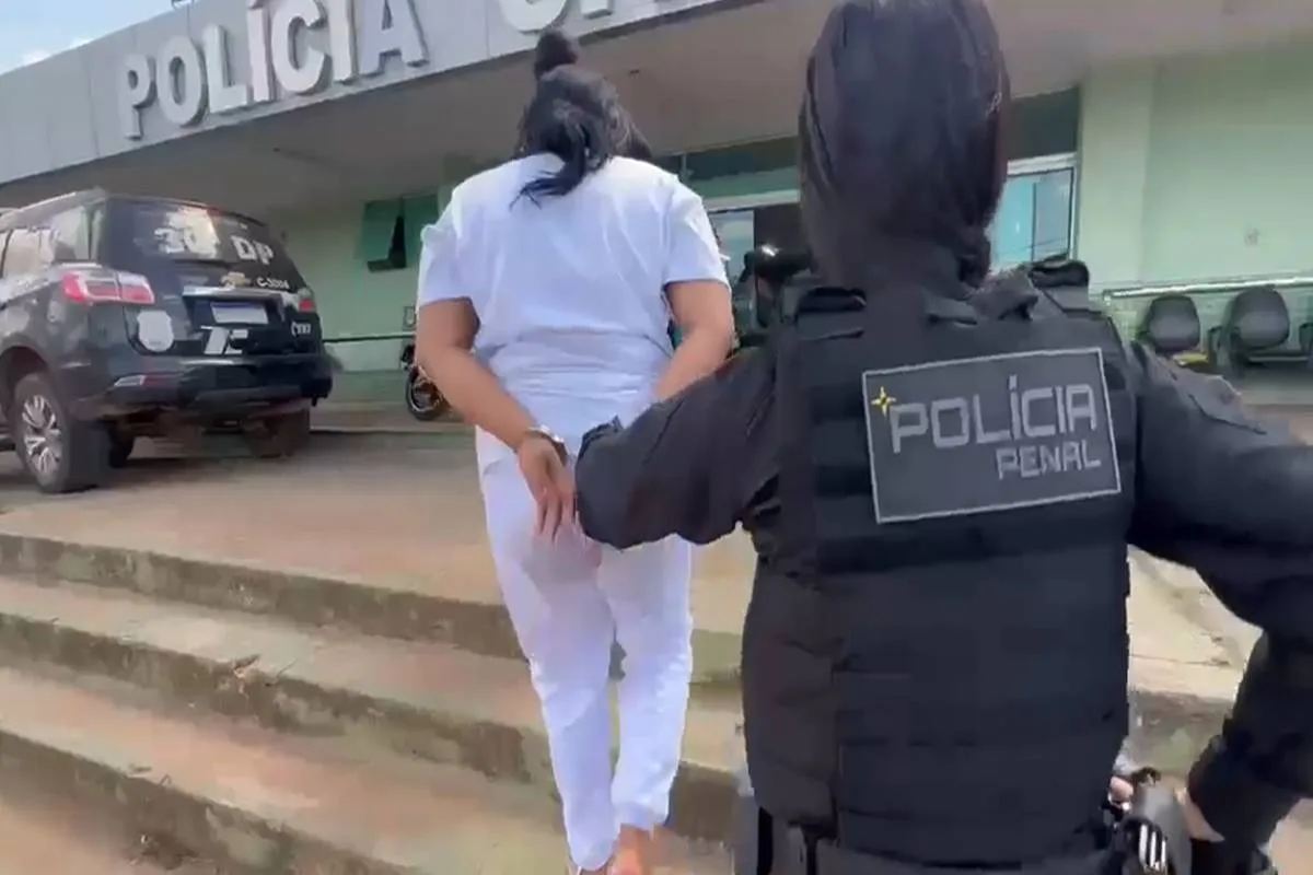 Avó acompanhada do neto tenta entrar com droga na Papuda e é presa