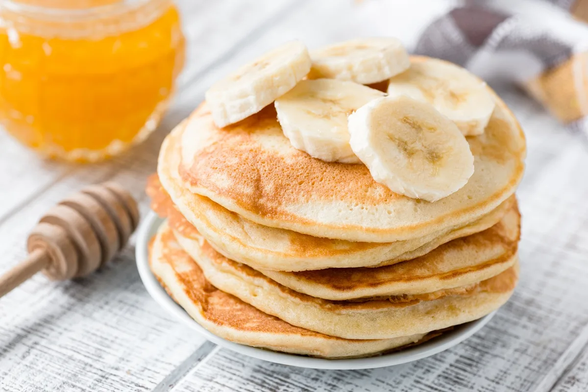 Panqueca de banana e aveia: receita rica em fibras auxilia no emagrecimento