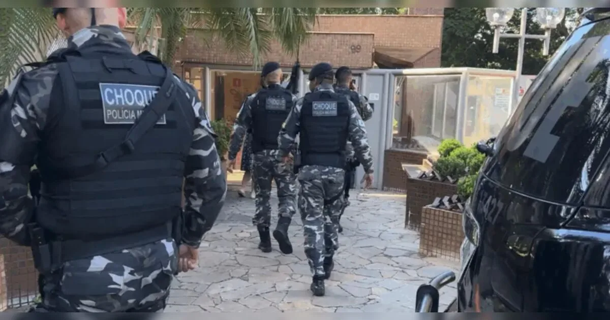 Homem esfaqueia cunhado e mantém casal de idosos refém no PR
