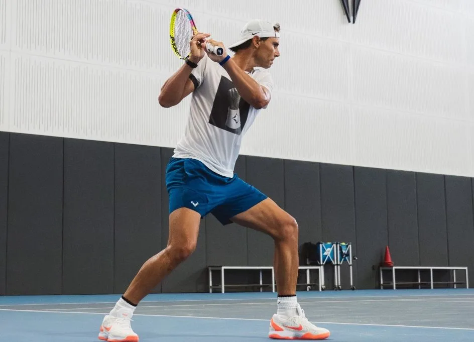 Nadal reaparece em quadra e intensifica treinos para exibições