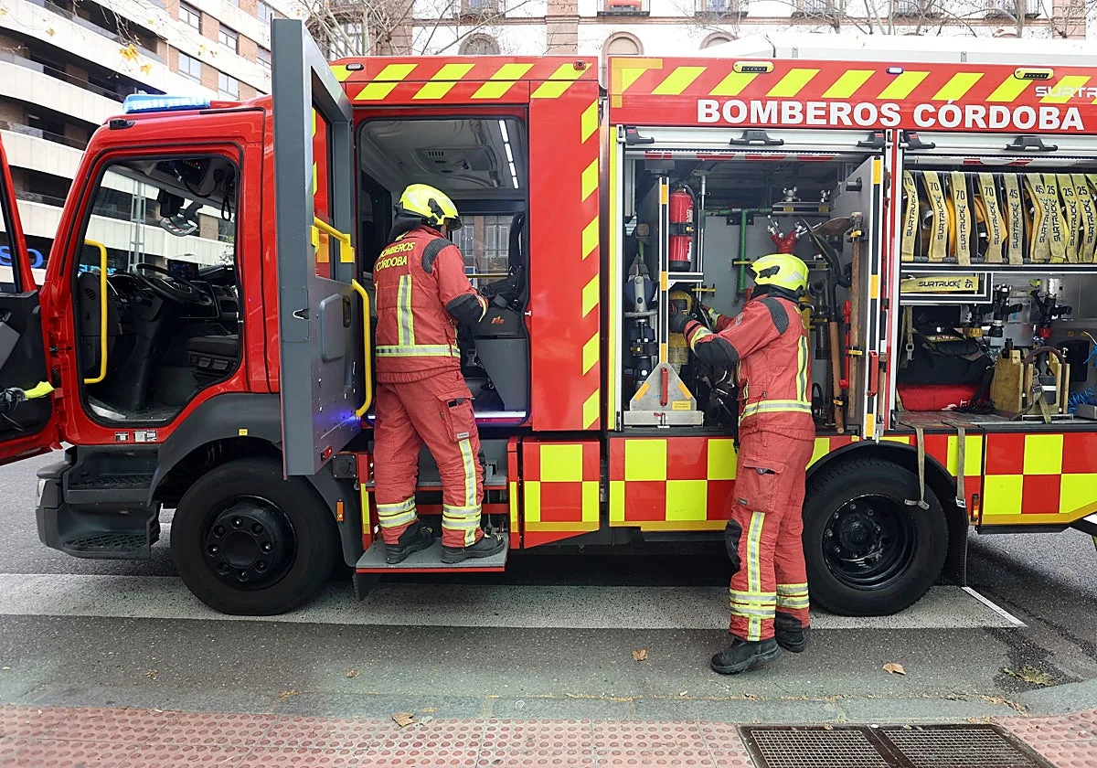 Susto en Santa Marina: los bomberos intervienen en el incendio de una vivienda