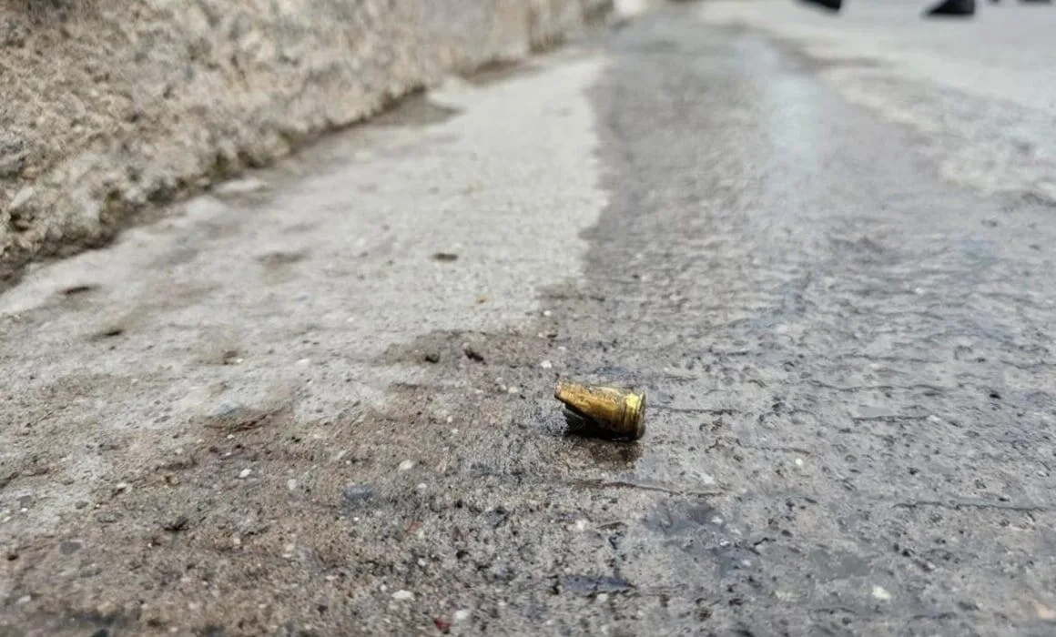 Matan a maestro en Oaxaca: Hombres armados ingresan a secundaria y le disparan