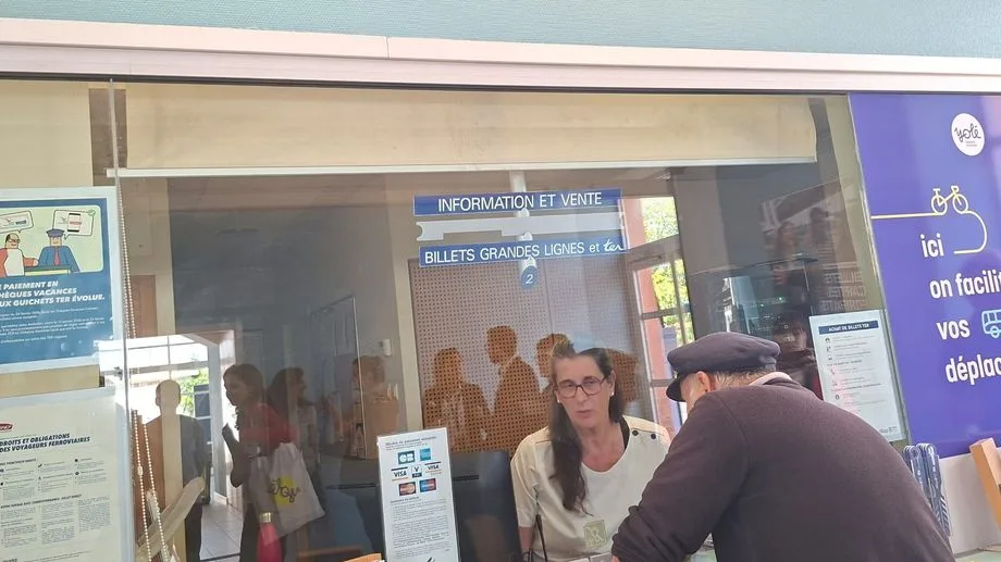 "Une belle journée pour redonner le goût du train" : le retour d'un guichet en gare de Challans