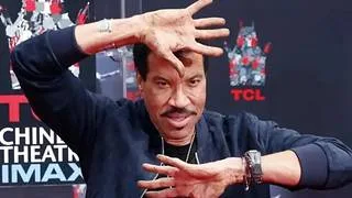 Lionel Richie se somete a una operación y cancela tres conciertos ¿Qué tiene?