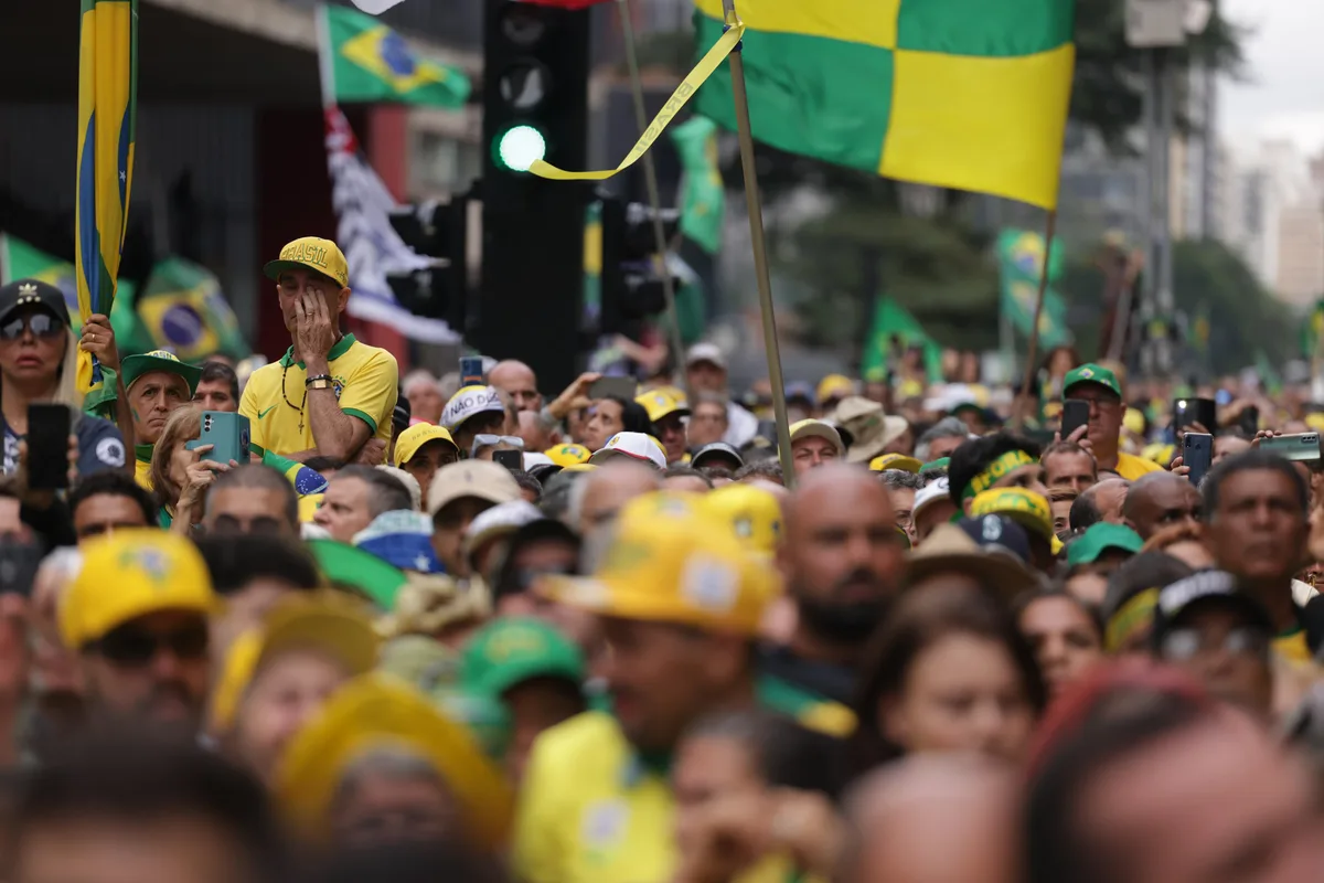 Empresário do "grupo do golpe" doa para vereador aliado de Paes no Rio