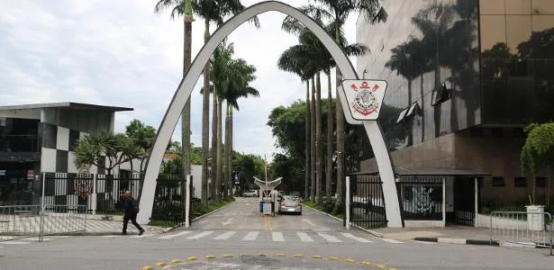 Corinthians tem déficit de R$ 246 milhões no 1º semestre; dívida não cresce