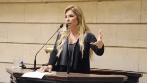 Justiça manda prender ex-vereadora Verônica Costa, a ‘Mãe Loira’ do funk, por tortura