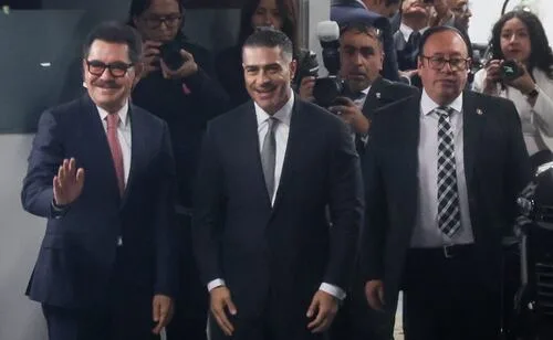 Acude Harfuch al Senado; comparecerá en privado ante la Jucopo
