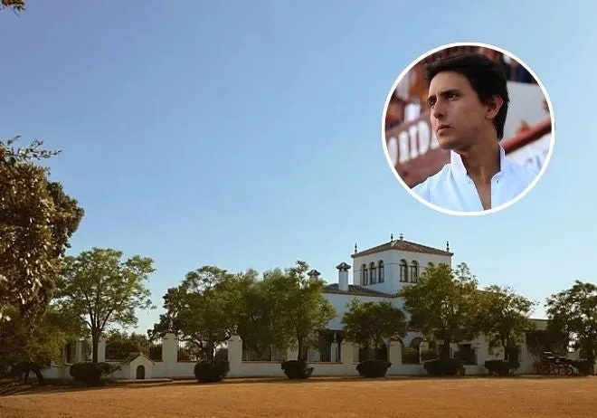Roca Rey y su vida en 'La Consentida': así es su finca con plaza de toros propia a las afueras de Sevilla