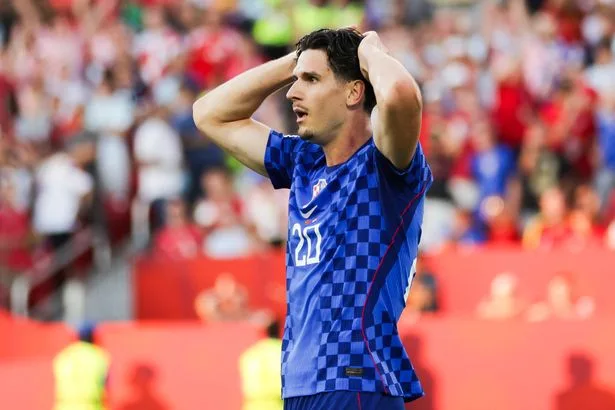 Man Utd striker 'target' breaks silence on potential deadline day transfer