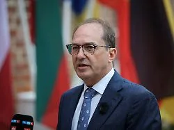 Bedrohungen in Luft und Wasser: Dobrindt plant schnelle Reaktions-Taskforce an der Ostsee