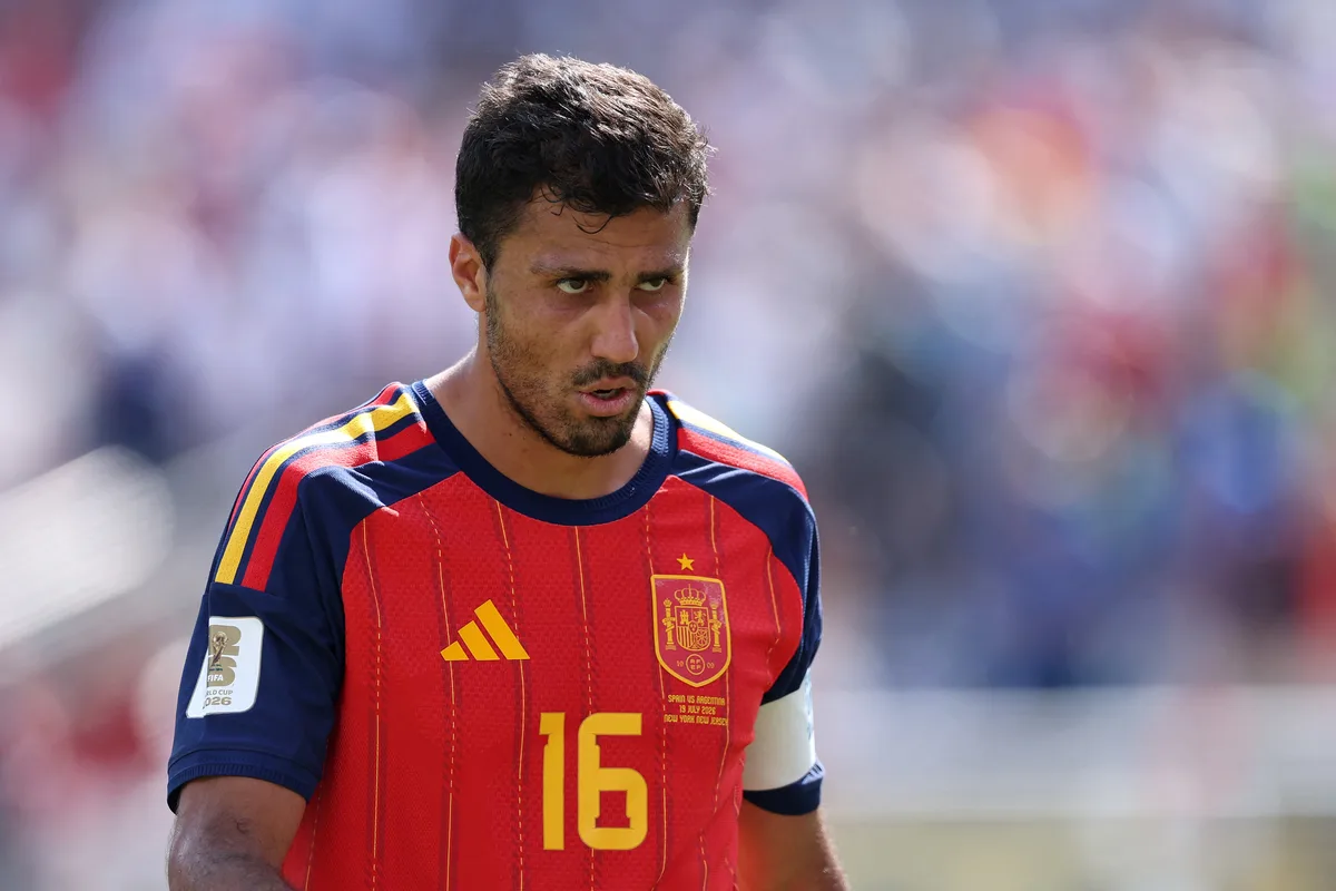 Técnico do Manchester City não descarta saída de Rodri: "A janela está aberta"