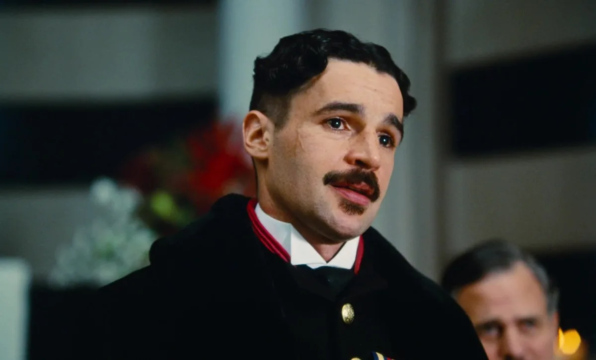 Quem é Christopher Abbott? Conheça o novo Professor X do MCU