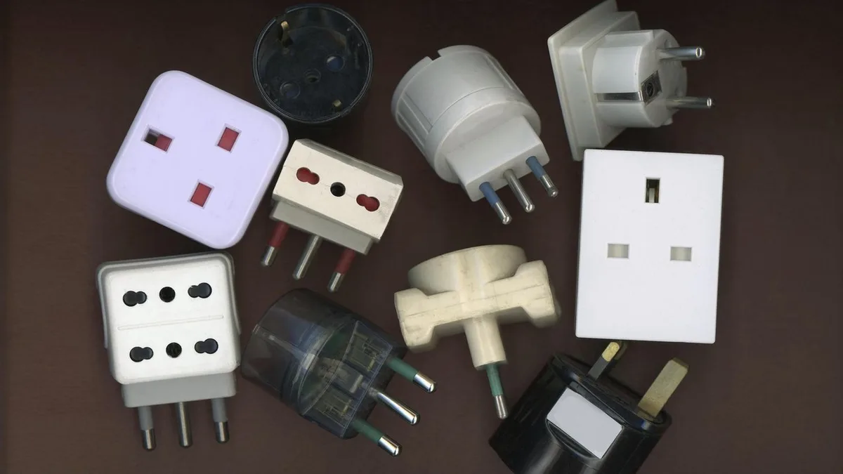 Stromstecker: Die tragische Geschichte von N – oder: Warum wir auf Reisen Adapter brauchen