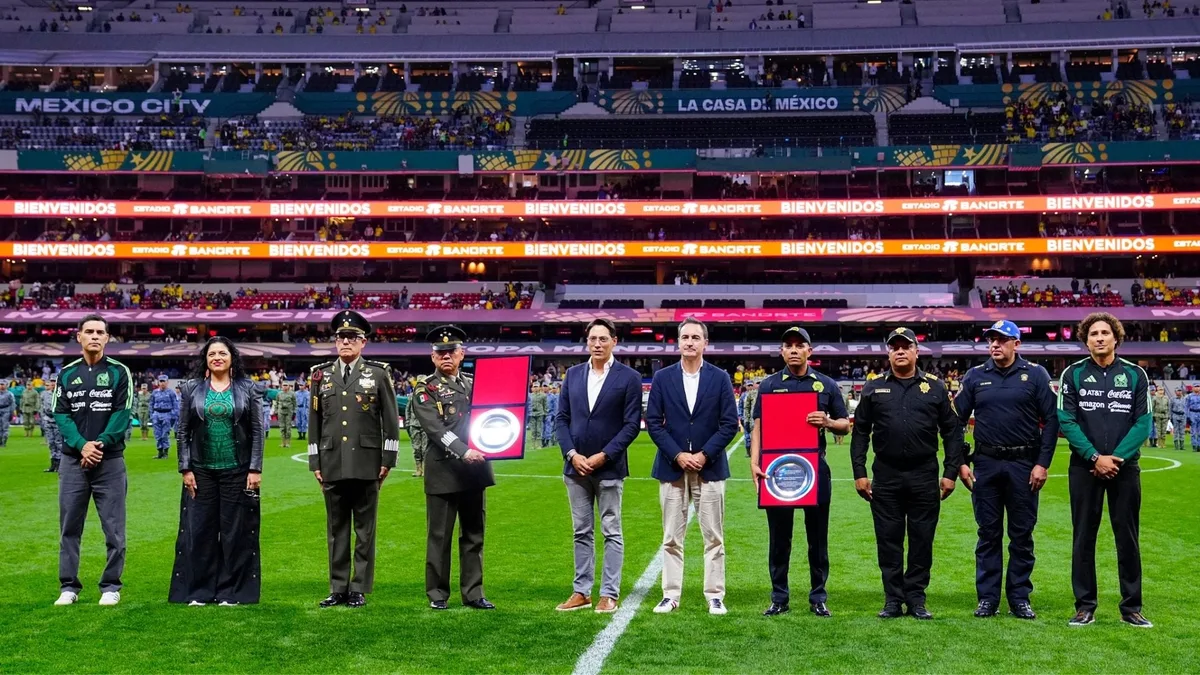 Por qué la FMF homenajeó al Ejército Mexicano y fuerzas armadas en el Estadio Azteca