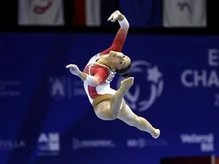 Gymnastique artistique. Avec Elena Colas et Maïana Prat, quelle est cette nouvelle génération qui porte les Bleues ?