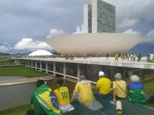 Julgamento de ré por atos golpistas mostra racha no STF sobre desconto de pena