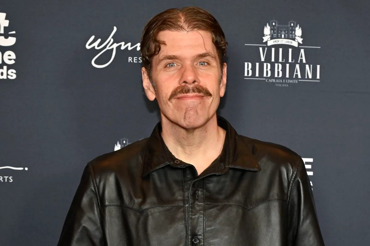 Perez Hilton tem estado de saúde atualizado após automutilação