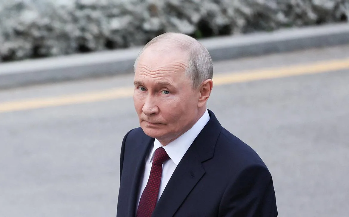 Путин отвечает на вопросы журналистов по итогам саммита ШОС. Трансляция