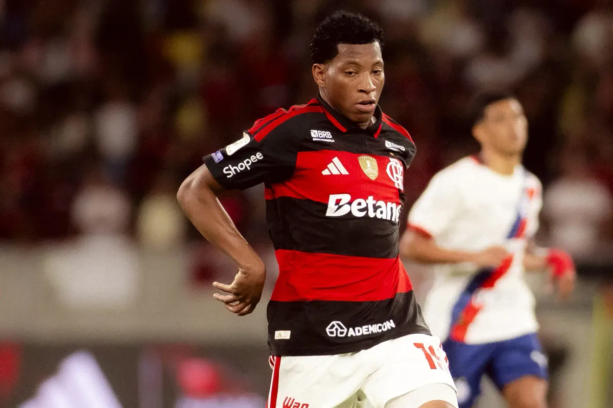 Real Sociedad coloca Gonzalo Plata na mira e inicia conversas com o Flamengo