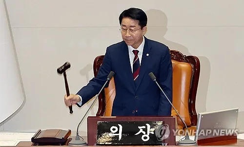 공공기관운영위, 자문위→행정위 개편법안 與주도 본회의 통과