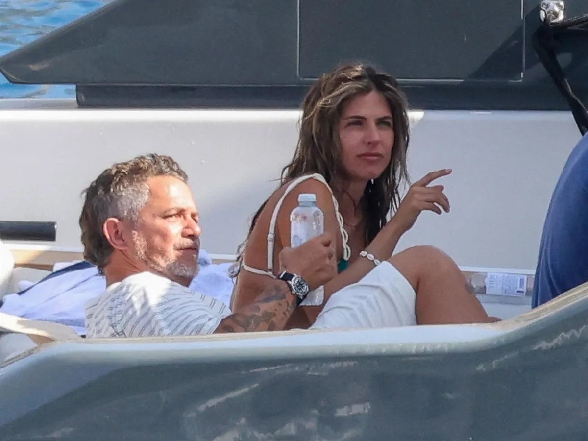 Stephanie Cayo se pronuncia por primera vez sobre los rumores de embarazo tras su foto con Alejandro Sanz