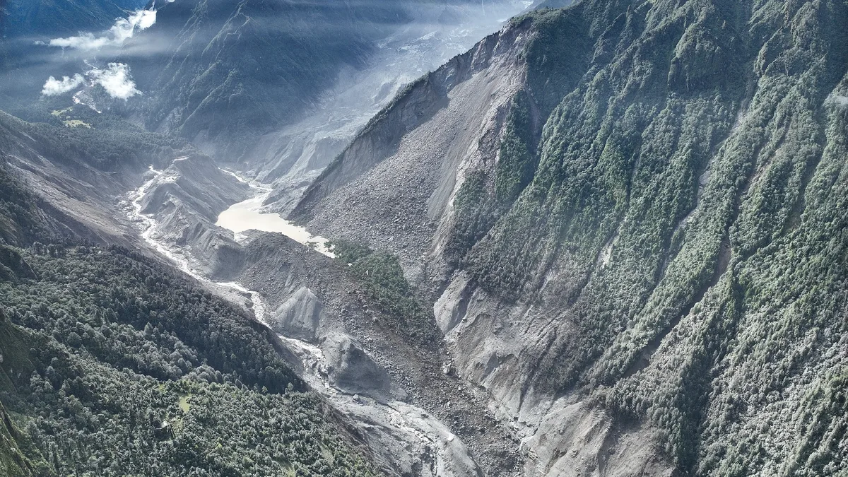 Barrier lake forms after Gyirong mudslide in Xizang
