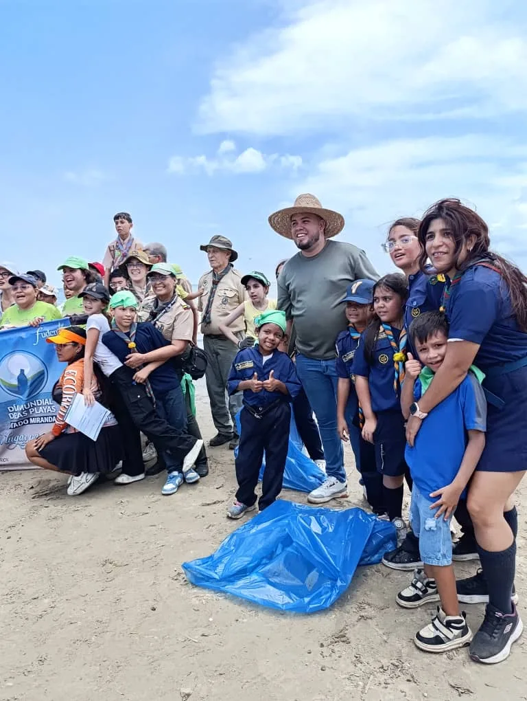 Ocho toneladas de residuos, plástico en su mayoría, fueron retiradas por los voluntarios en el Día Mundial de las Playas en Barlovento