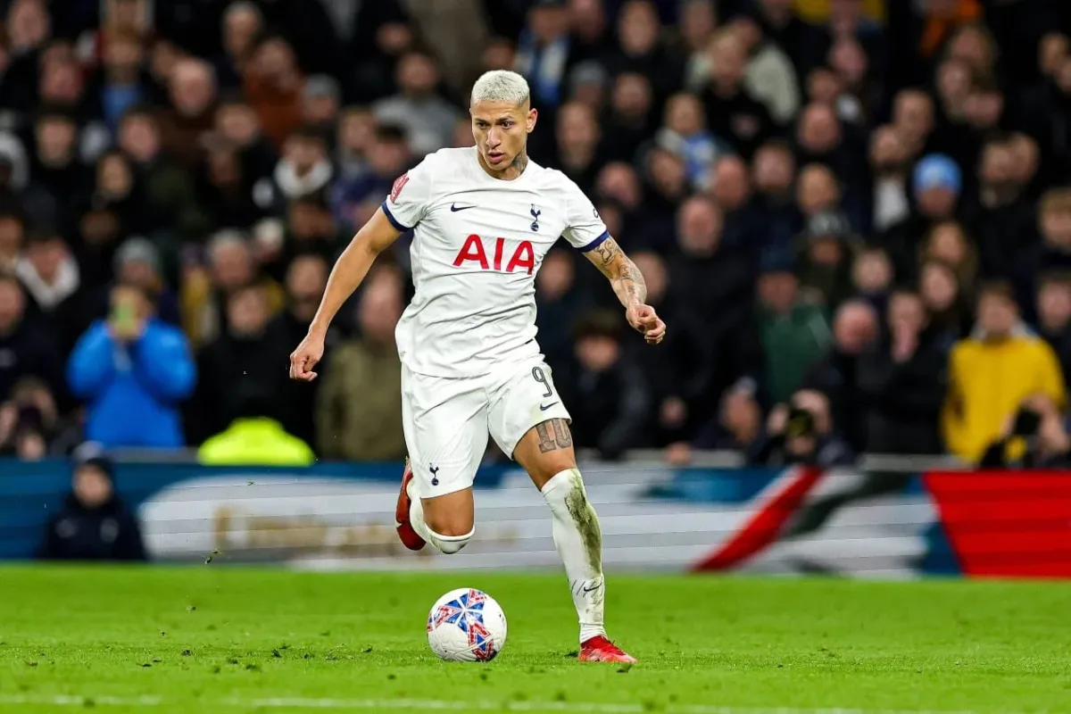 Vasco desiste da compra de Richarlison após atacante rejeitar contrato de três anos e meio