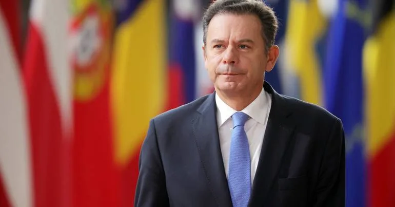 Montenegro acusa EUA de incoerência sobre gasóleo russo