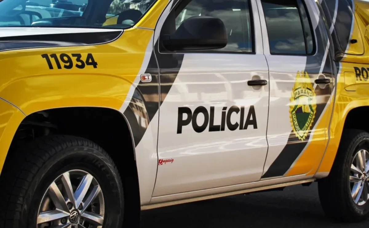 Discussão que terminou em morte! Mulher é presa suspeita de atear fogo em casa e matar amigo do namorado